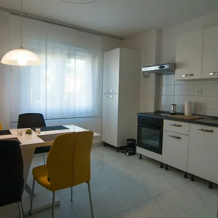 Appartement New Renovated 15 Min From On Foot *