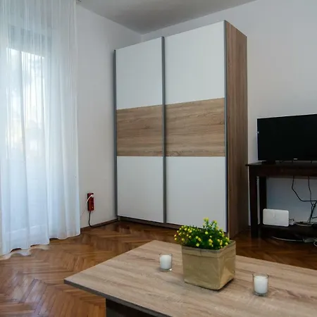 New Renovated 15 Min From On Foot * Pola
