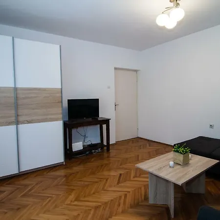New Renovated 15 Min From On Foot * Pola
