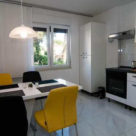 New Renovated 15 Min From On Foot * Pola
