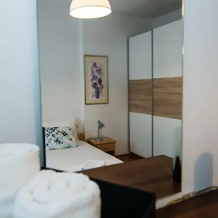 New Renovated 15 Min From On Foot Appartamento