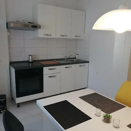 Appartamento New Renovated 15 Min From On Foot Pola