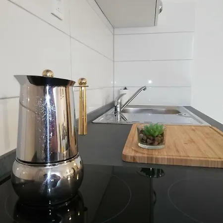 New Renovated 15 Min From On Foot Appartamento *