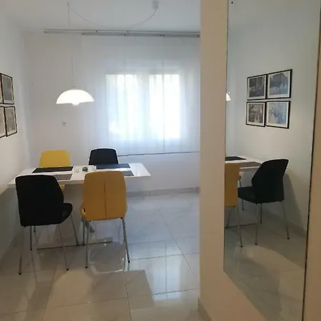 Lejlighed New Renovated 15 Min From On Foot